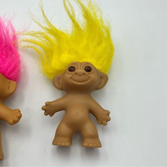 Vintage set of 2 1990s yellow and pink hair troll doll - Picture 4 of 8